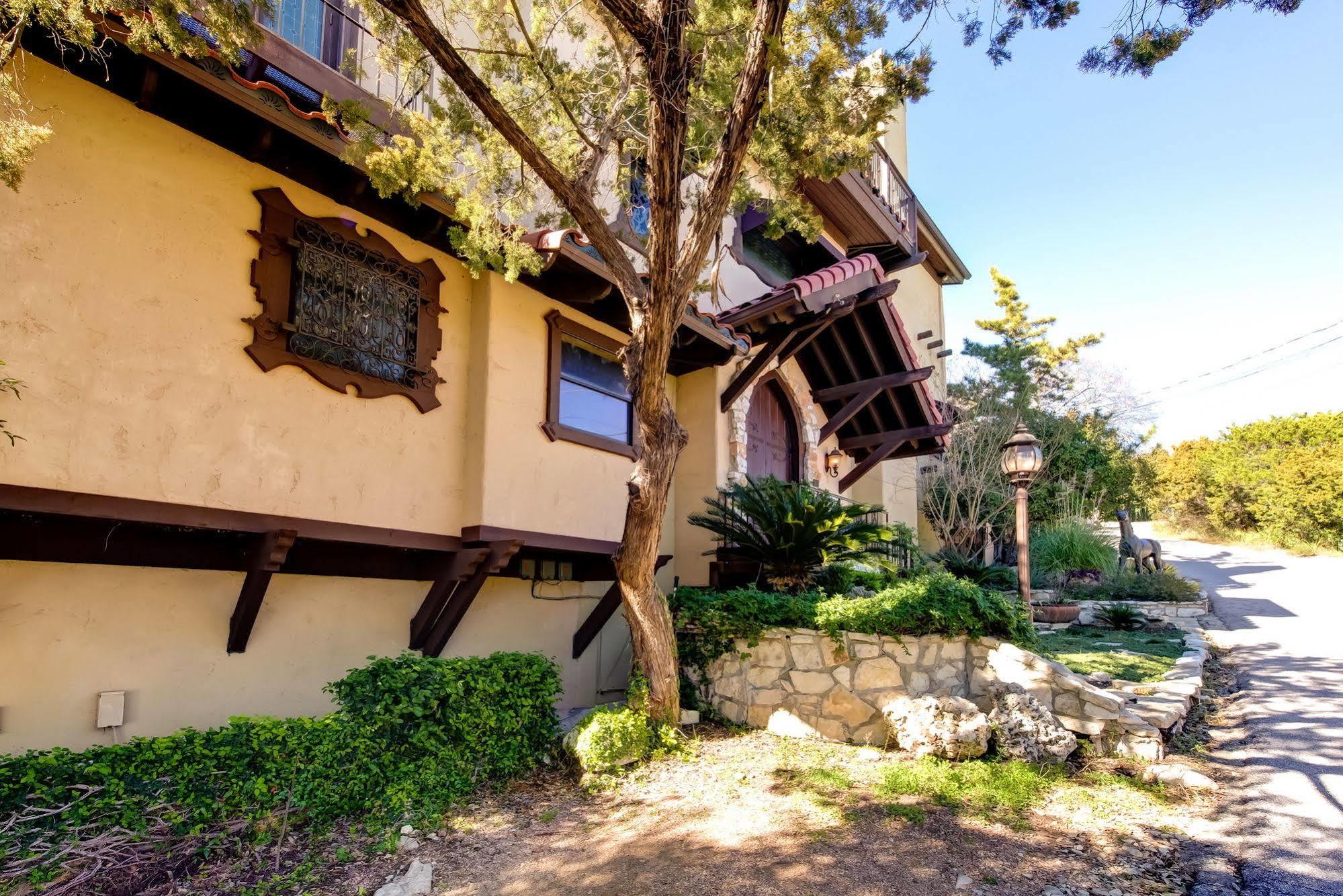 La Villa Vista Bed & Breakfast