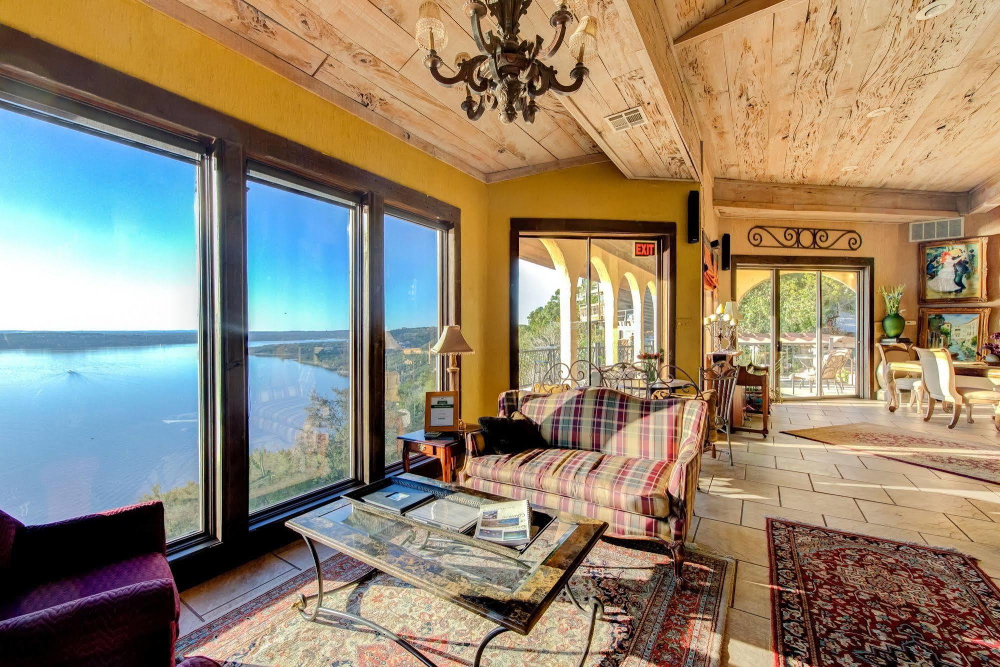 La Villa Vista Bed & Breakfast
