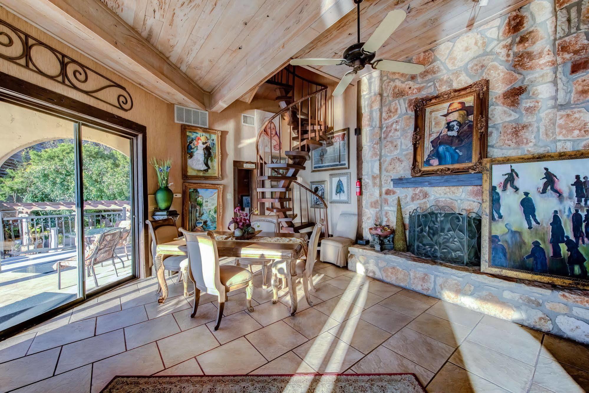 La Villa Vista Bed & Breakfast Austin