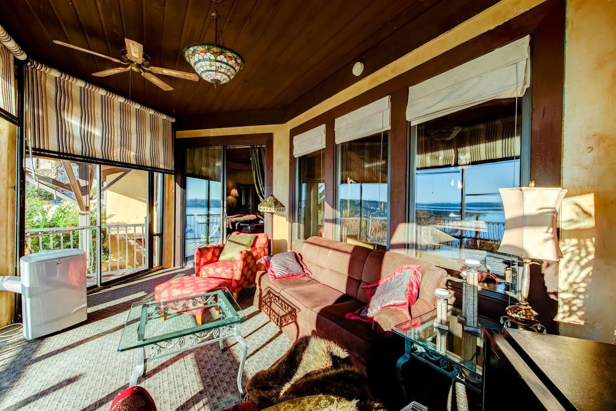 La Villa Vista Bed & Breakfast 3*