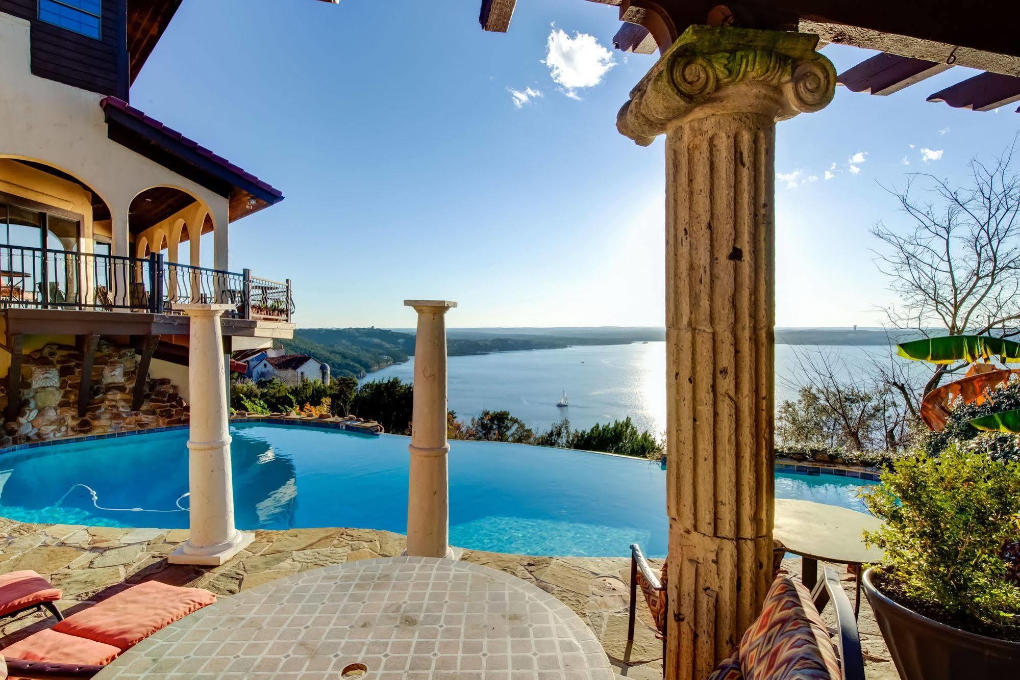 La Villa Vista Austin