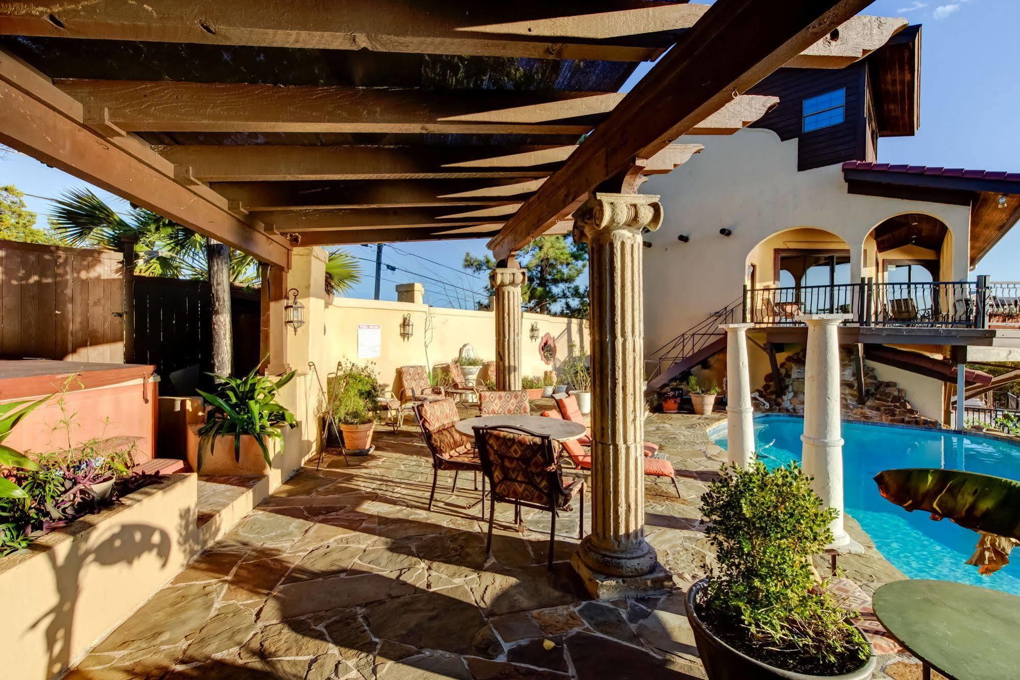 La Villa Vista Bed & Breakfast 3*