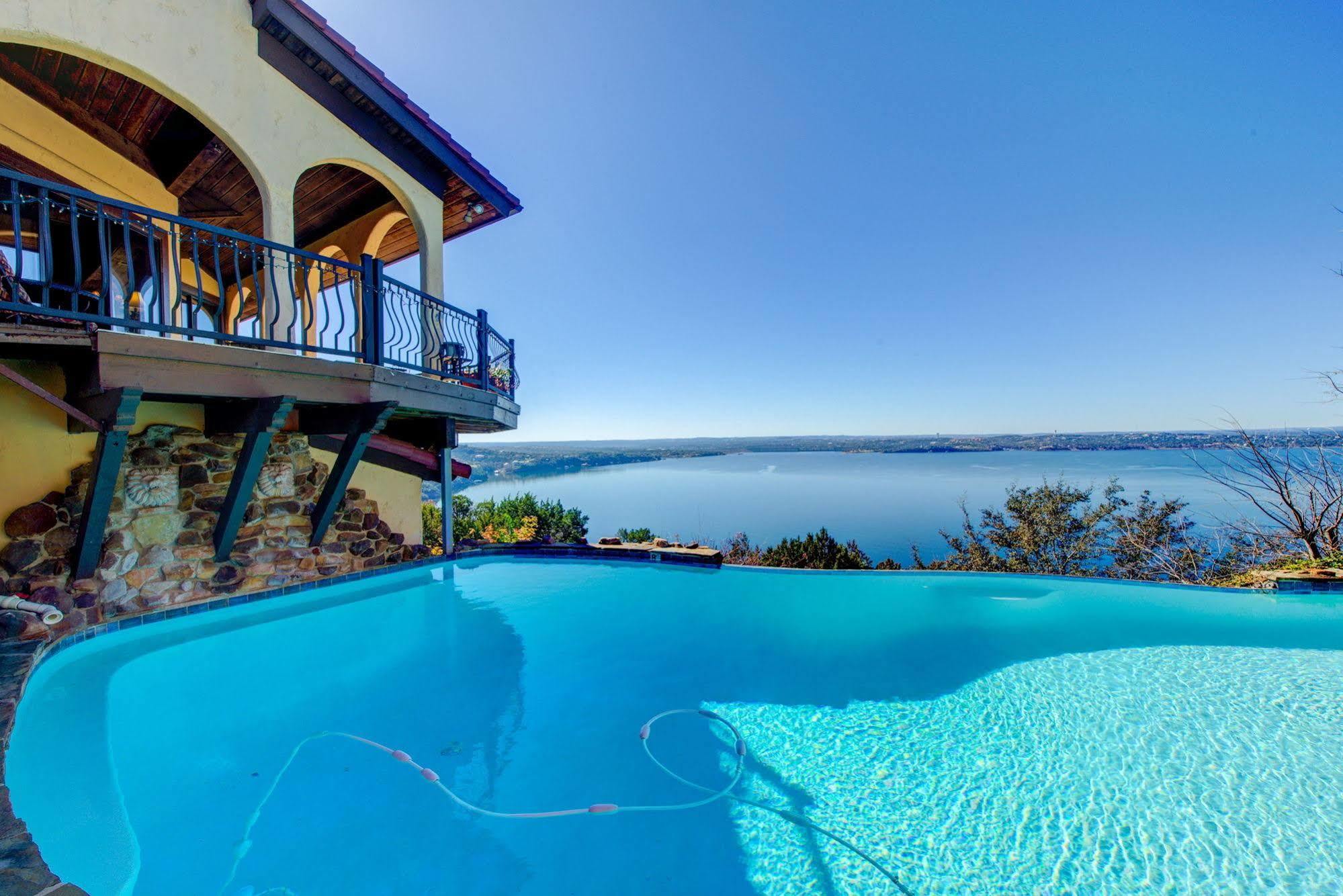 La Villa Vista Austin