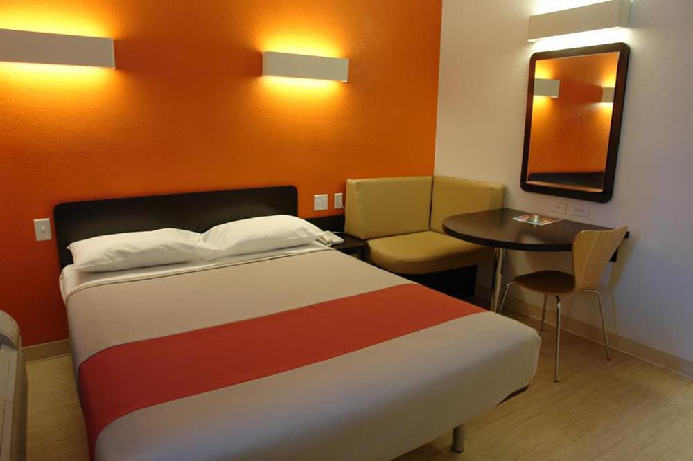 Hotel 6-austin, Tx - North 3*