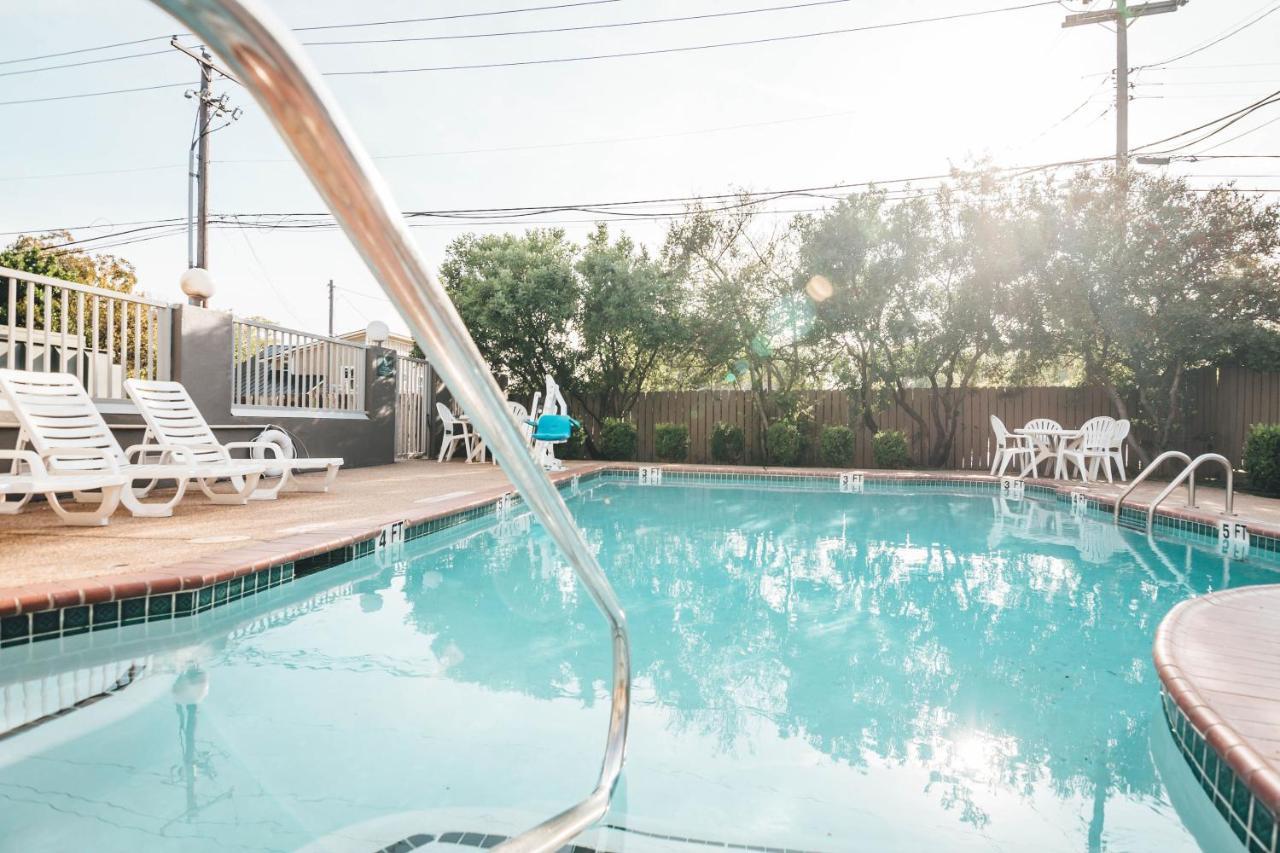 Country & By Radisson, Austin-university, Tx 3*