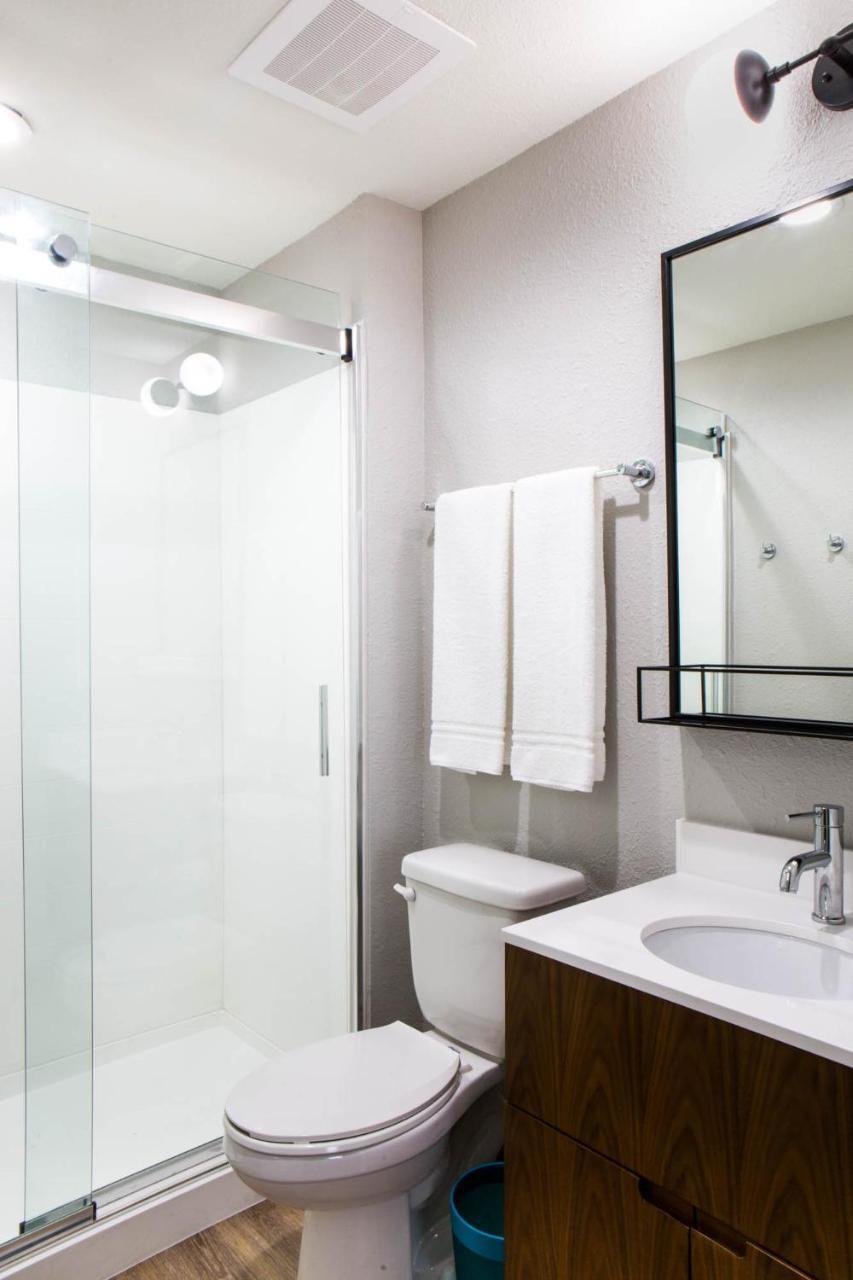 Uptown Extended Tx - Downtown Hotel 3*