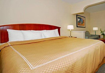 Hotel Comfort Nw Lakeline