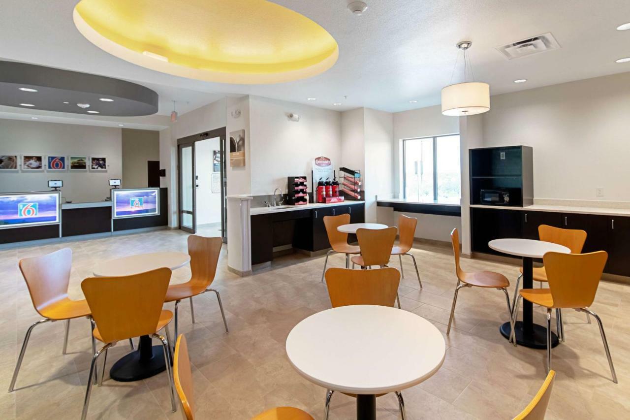 6 Airport 4* Austin