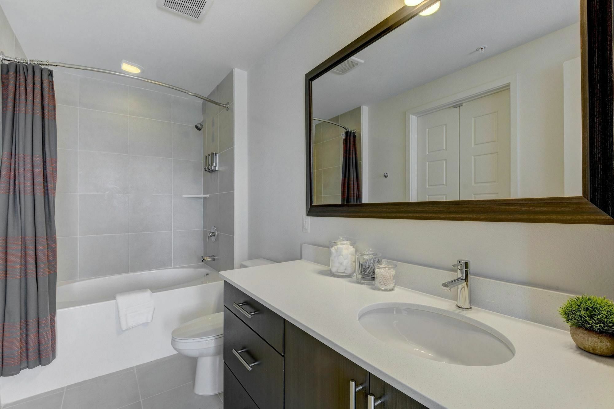 Locale Austin - Rainey Street *