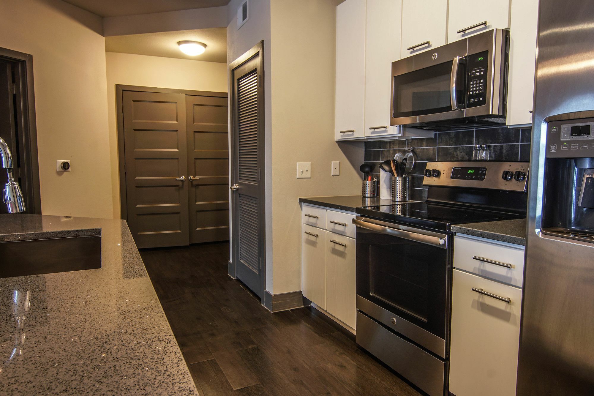 Luxury East Flat Apartment *