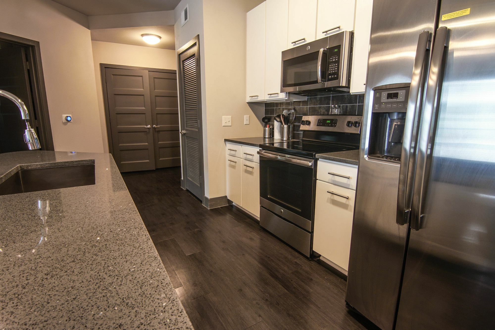 Luxury East Flat Apartment *