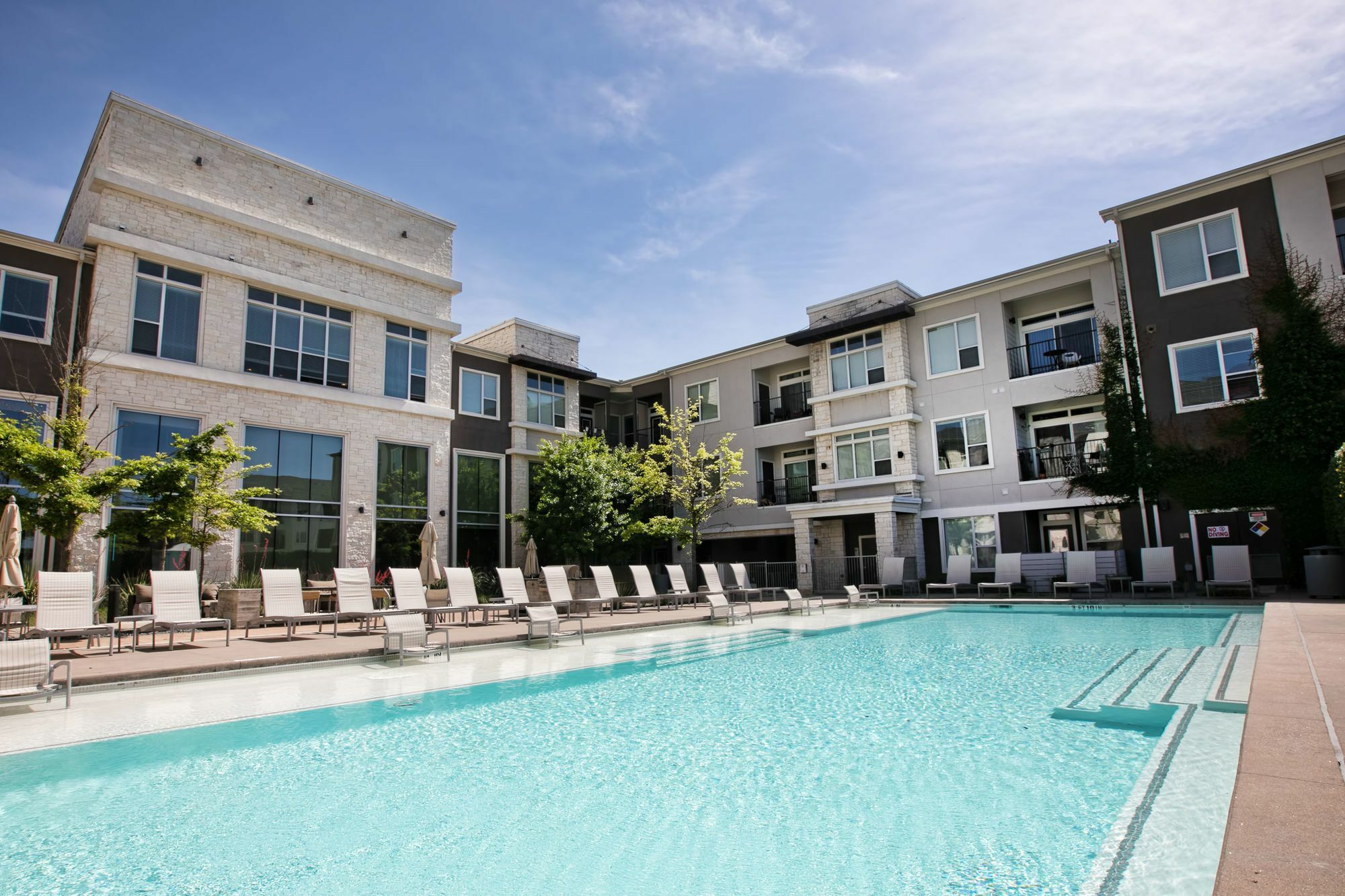 Locale Lakeshore * Austin
