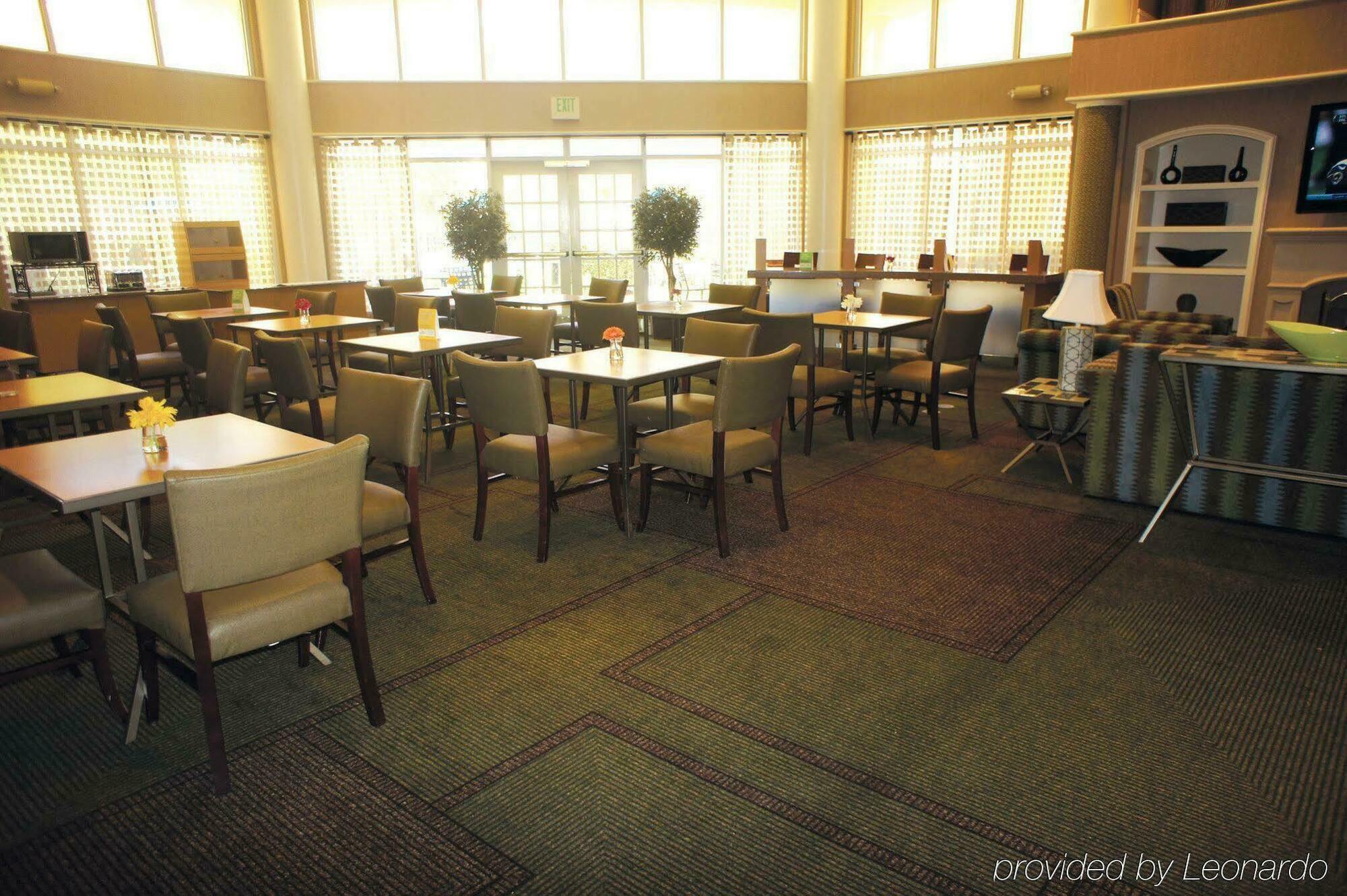 La Quinta By Wyndham At The Domain Hotel 3*