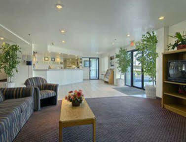 Super 8 By Wyndham North/university Area Austin