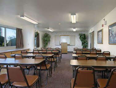 Super 8 By Wyndham North/university Area Hotel Austin