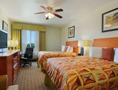 Super 8 By Wyndham Austin/airport North