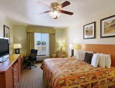 Super 8 By Wyndham Austin/airport North Hotel