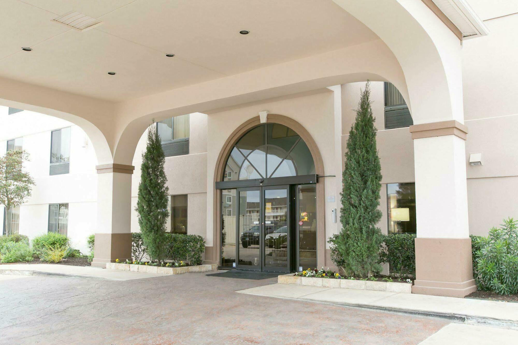 Comfort Nw Lakeline Hotel Austin