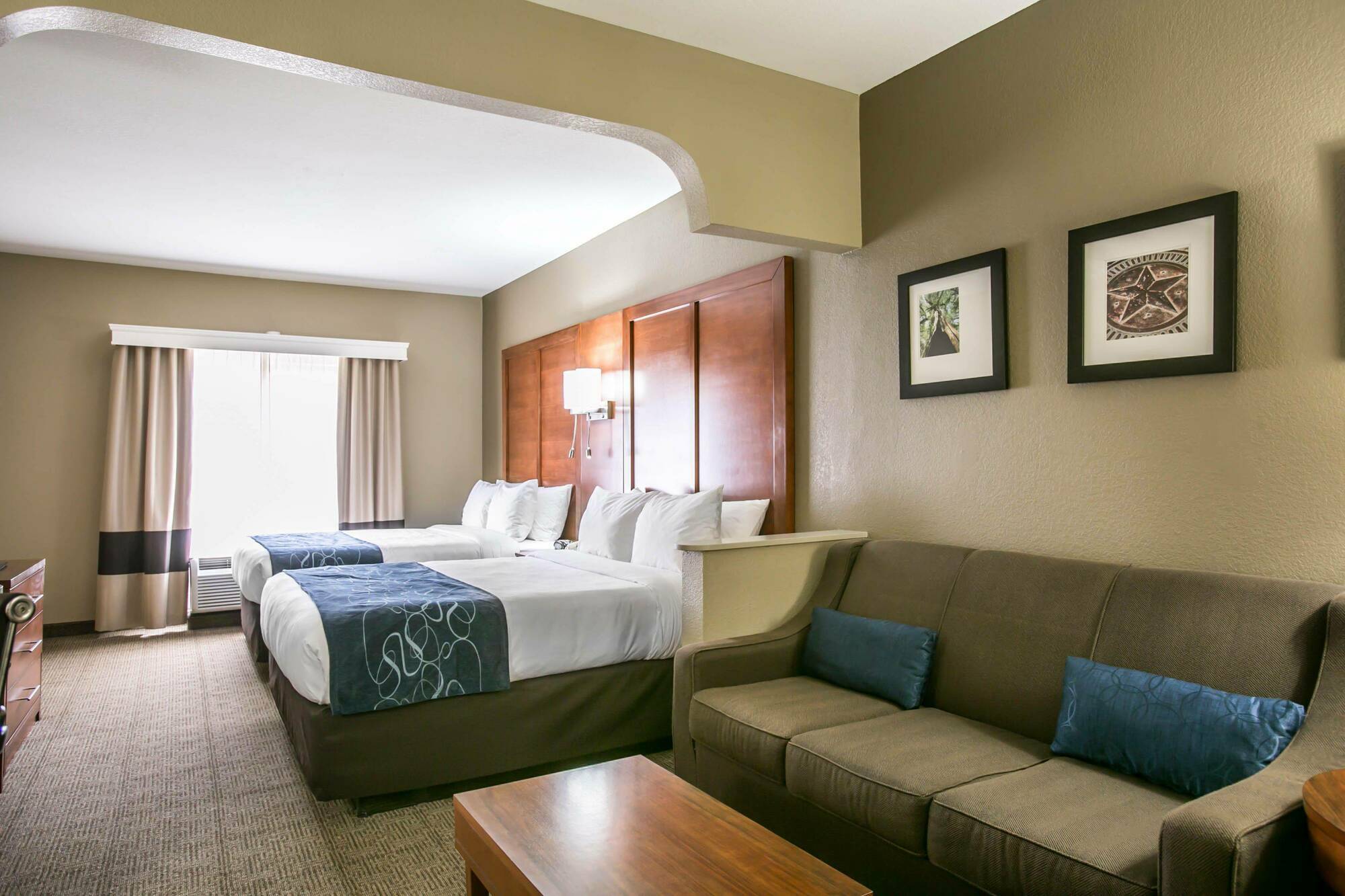 Comfort Nw Lakeline Hotel
