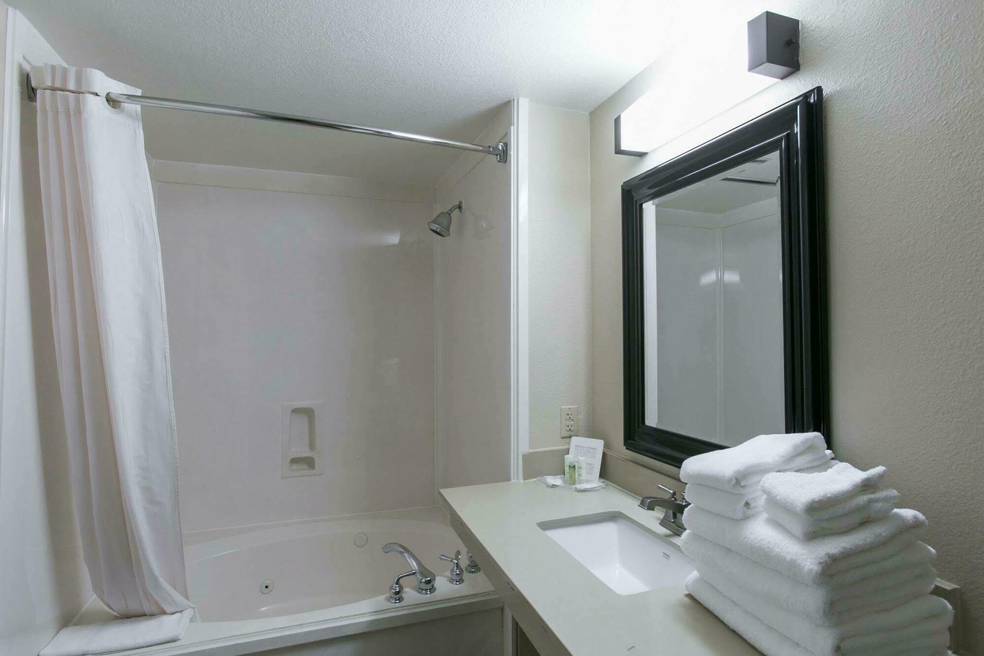 Comfort Nw Lakeline Hotel Austin