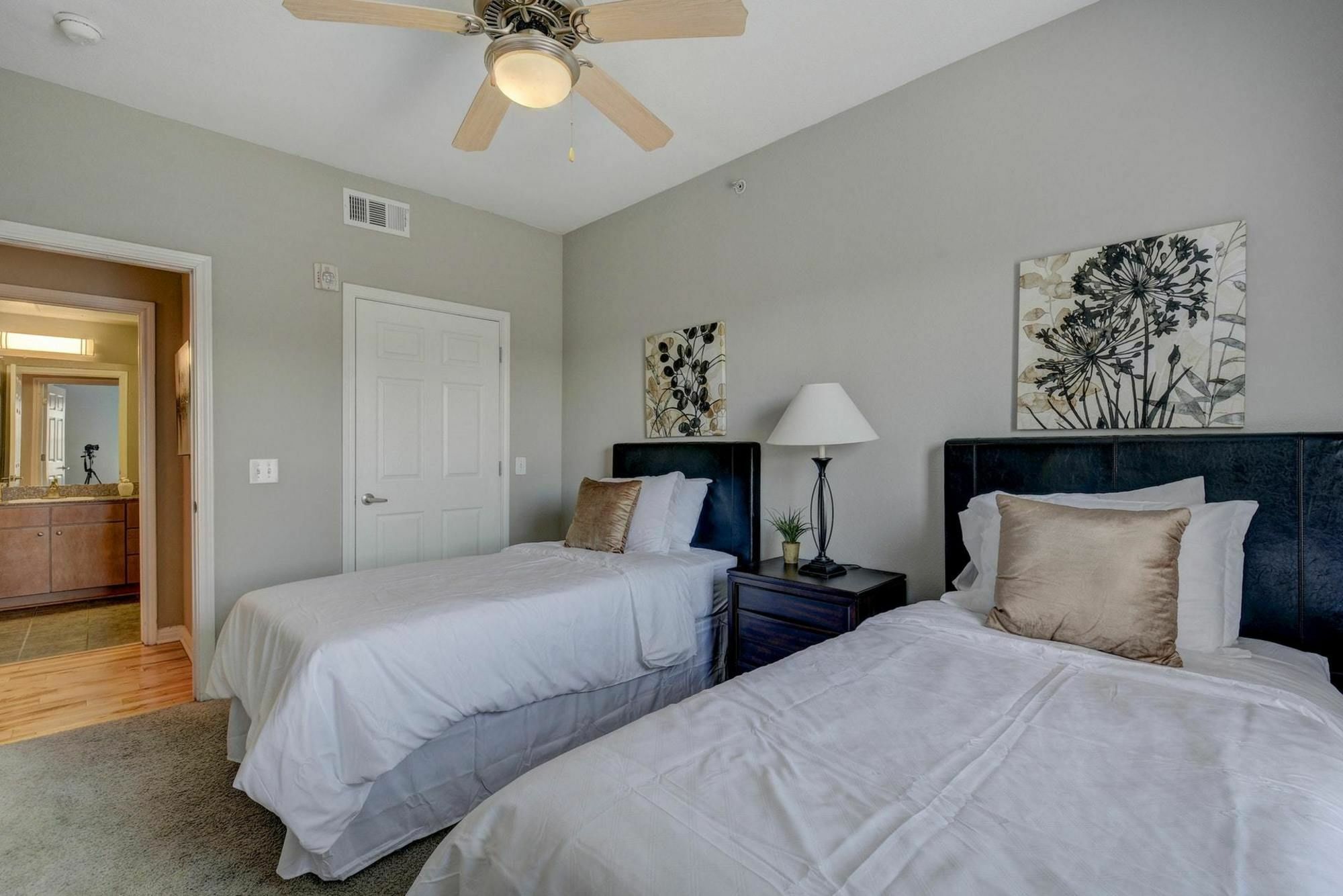 2502 Leon 4br Apartment *