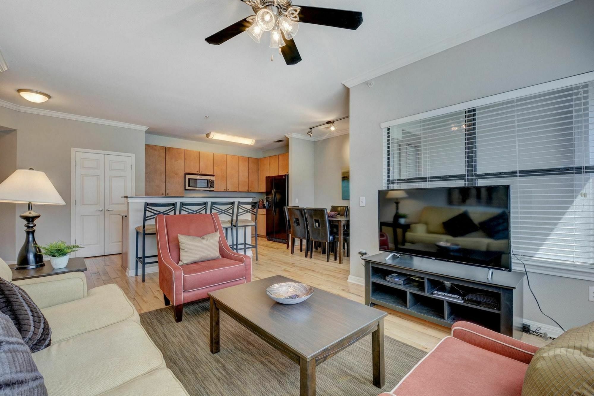 Apartment 2502 Leon 4br *