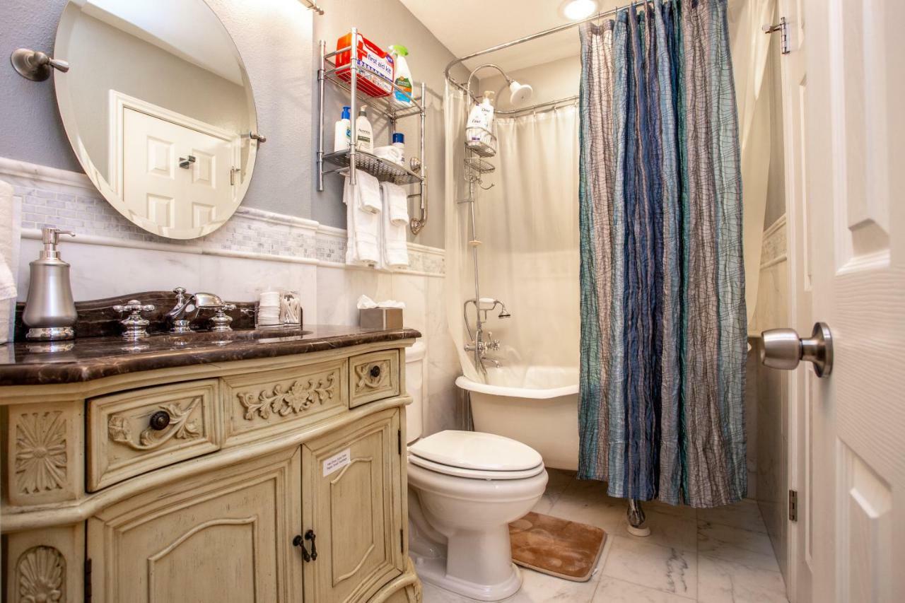 Comfortable, Family And Business Friendly 2bd/2ba House In North Holiday home Austin