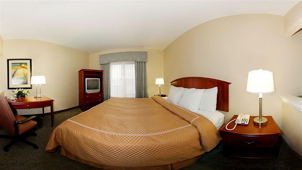 Hotel Comfort Nw Lakeline 3*