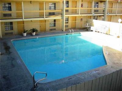 Baymont By Wyndham Area Hotel