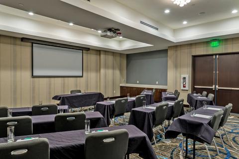 Hotel Airport By Ihg Austin
