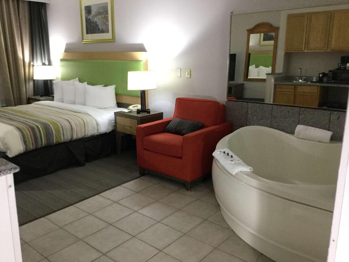 Country & By Radisson, Austin-university, Tx Hotel Austin