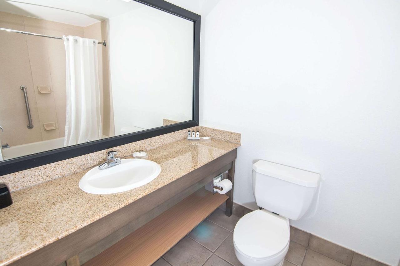 Country & By Radisson, Austin-university, Tx Hotel 3*