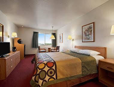 Super 8 By Wyndham North/university Area Hotel 2*