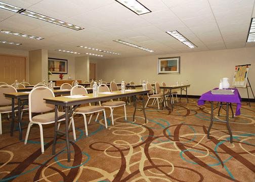 Comfort Nw Lakeline Hotel
