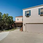 Stylish Home Near Lake Travis With Entertainment