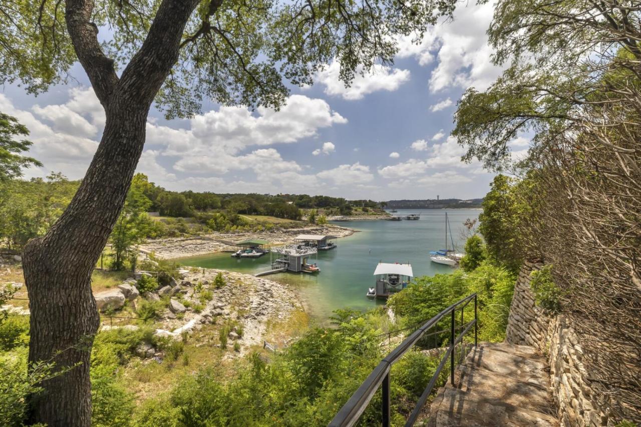 Lakefront On Travis Holiday home