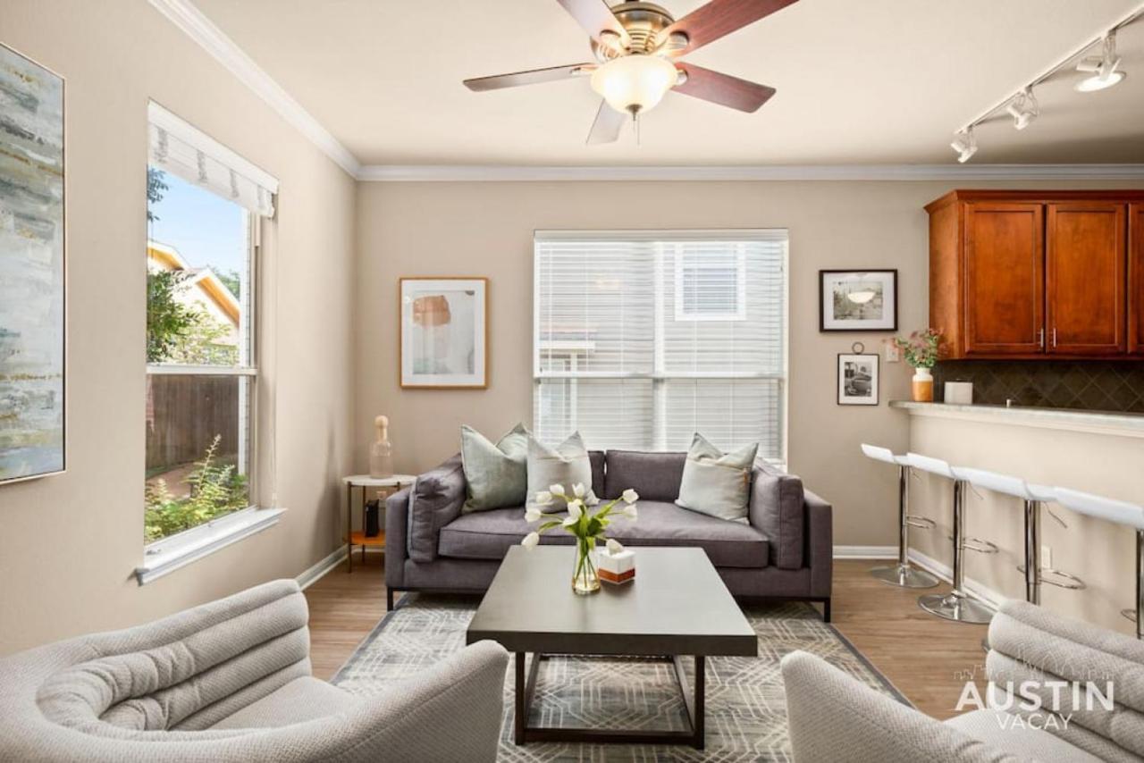 Spectacular Neighborhood Spacious House And Yard *