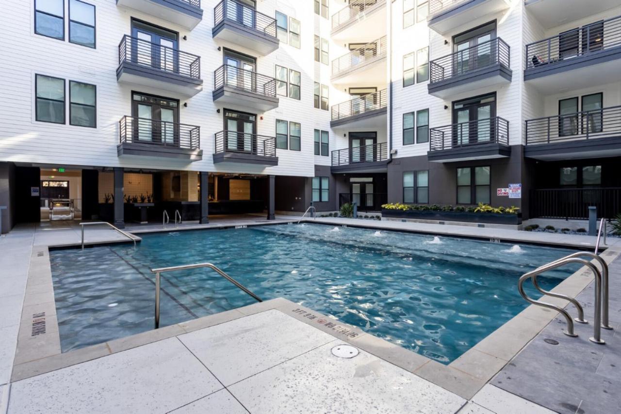 Apartment East 1br W Pool Gym Wd Nr Nightlife Atx-149
