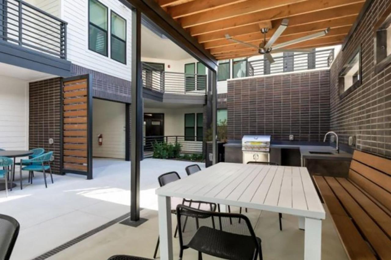 Apartment East 1br W Pool Gym Wd Nr Nightlife Atx-149 Austin