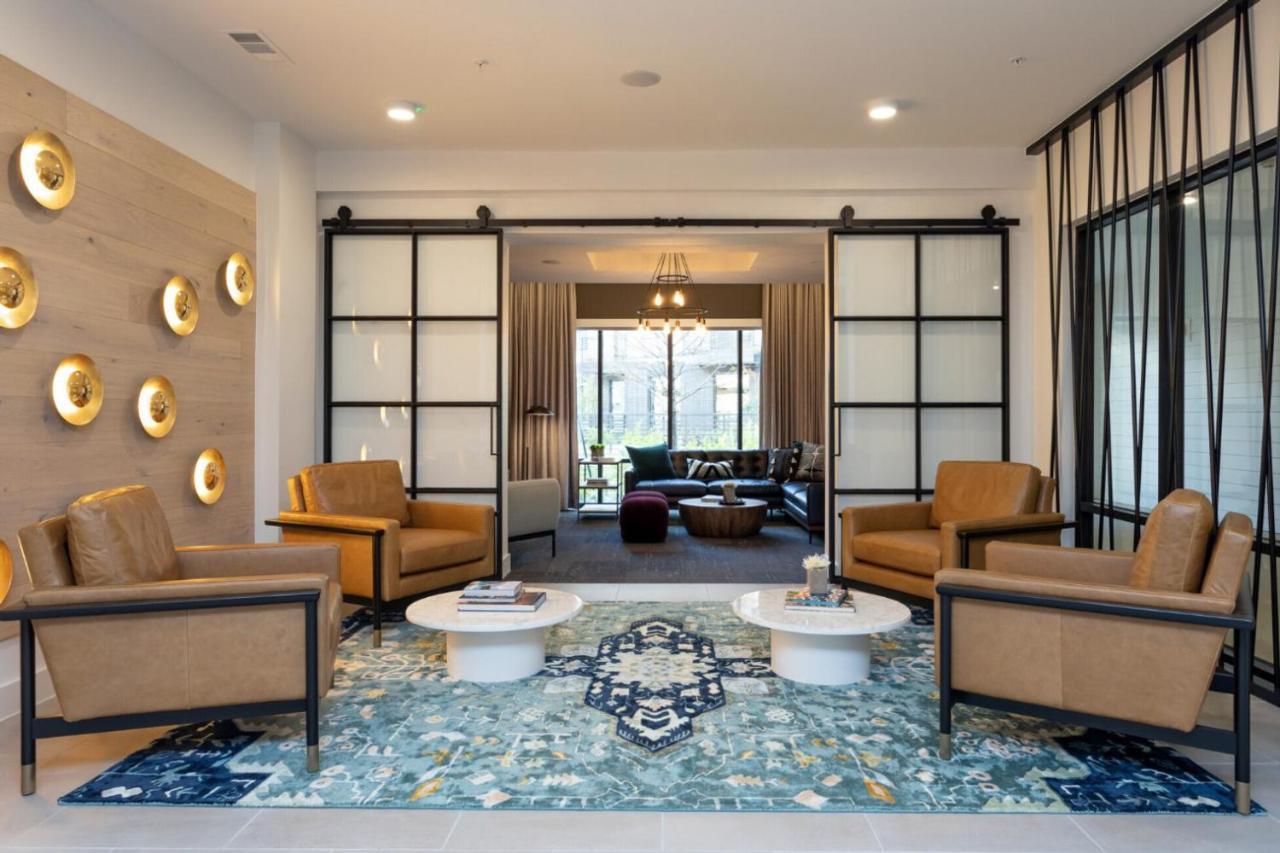 East 1br W Pool Gym Wd Nr Nightlife Atx-149 Austin