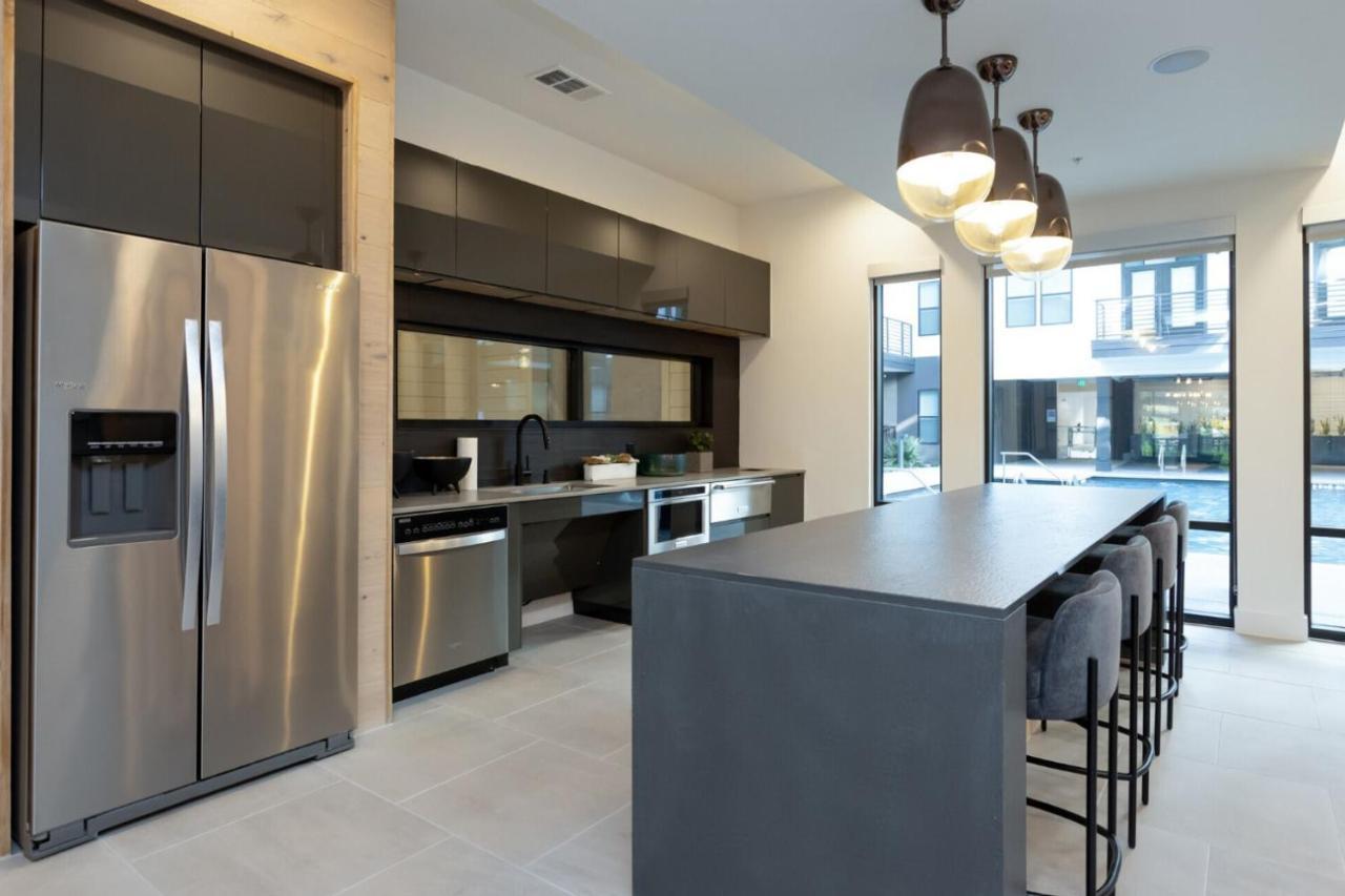 Apartment East 1br W Pool Gym Wd Nr Nightlife Atx-149