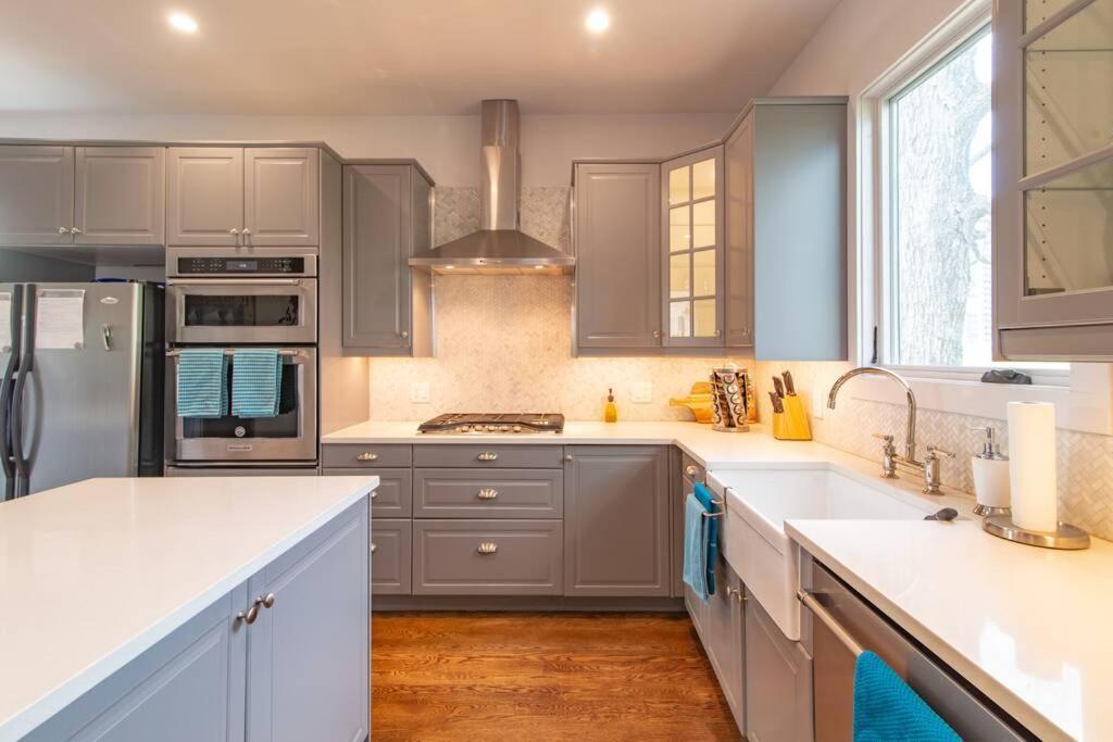 Bachelor/bachelorette Weekend In The Heart Of Atx Villa