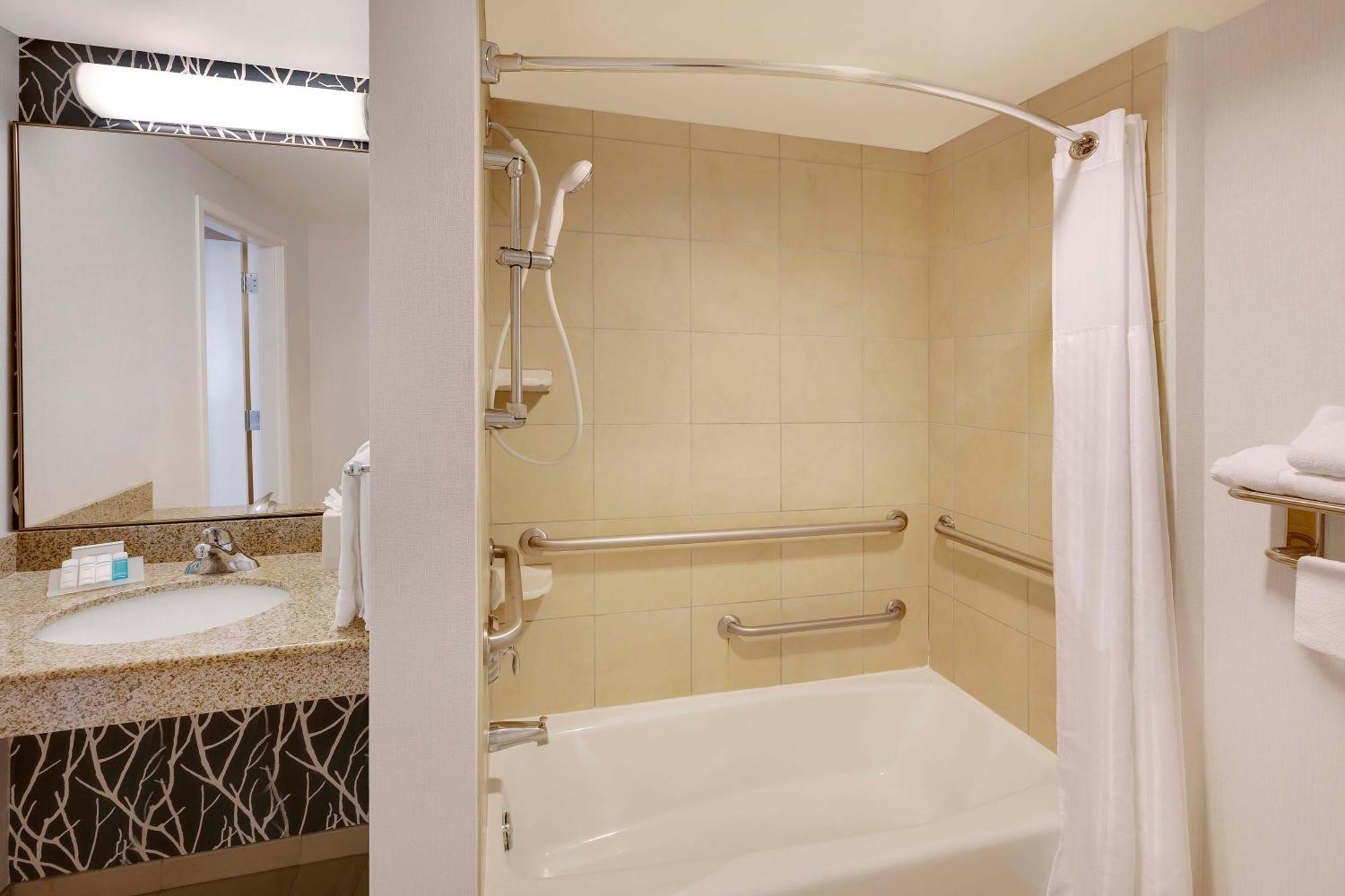 Hilton Garden North 3* Austin