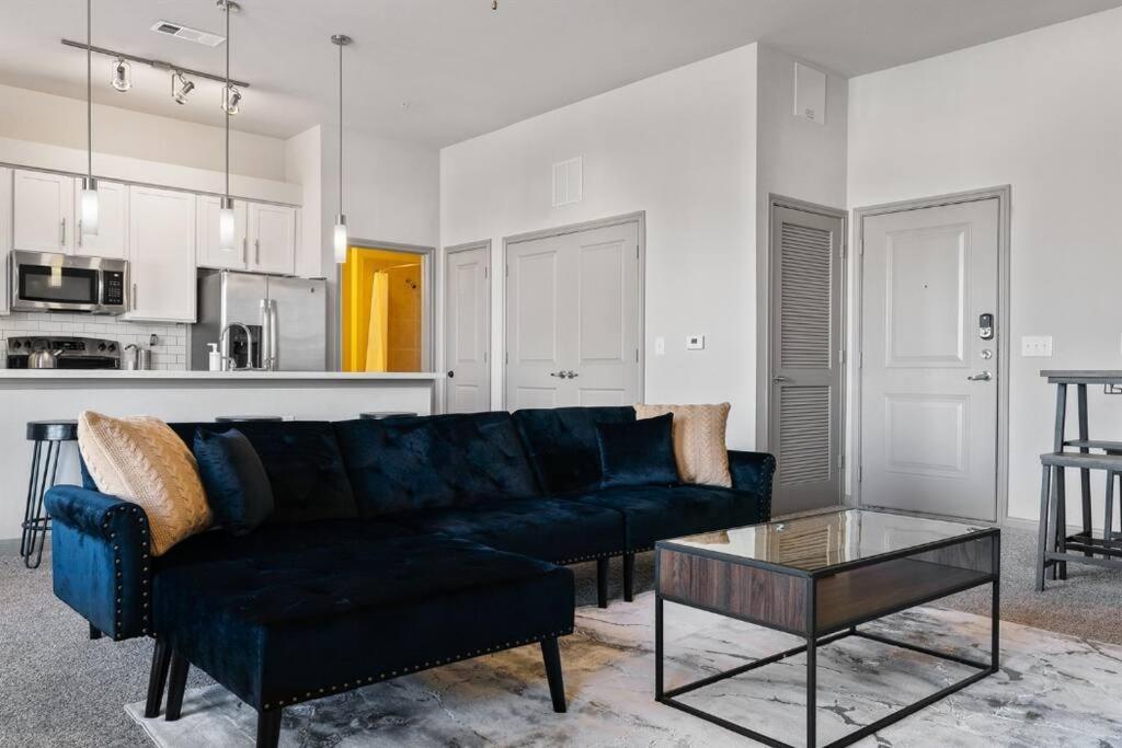 Modern 2br 2b Unit With Pool, Parking & Wifi * Austin