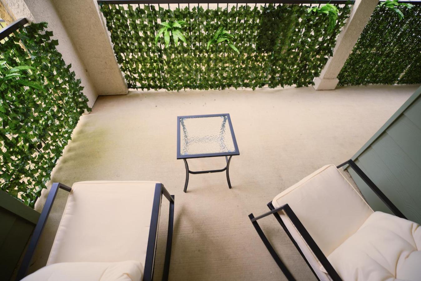 Apartment Charming 2 Bedroom, 2 Bath