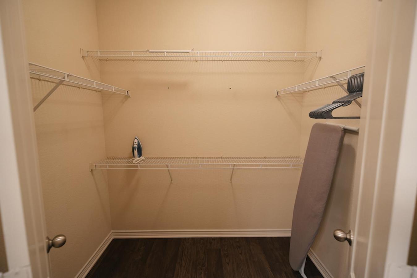 Charming 2 Bedroom, 2 Bath * Austin