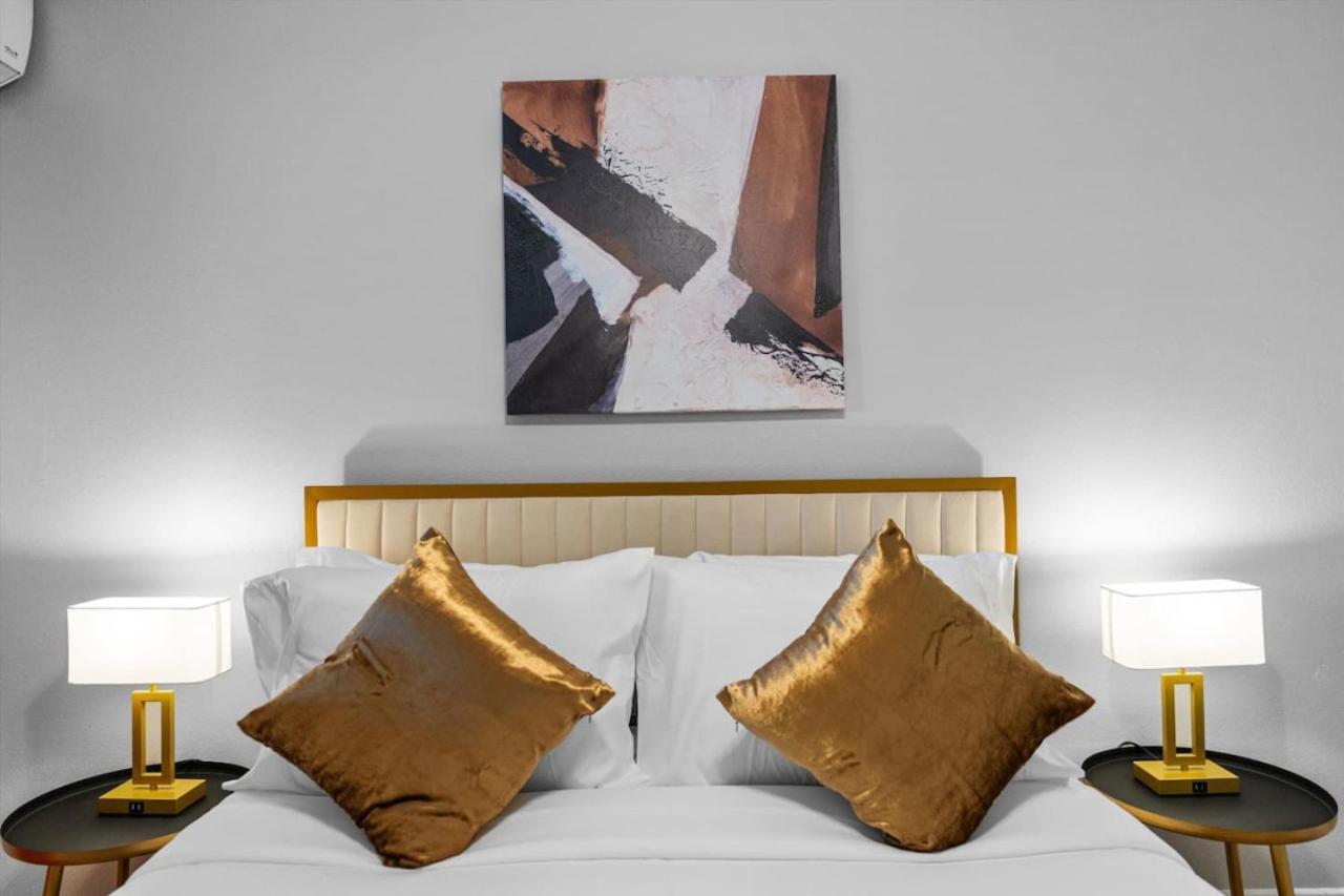Mins 2 Dwntown - Private Retreat - King Bed