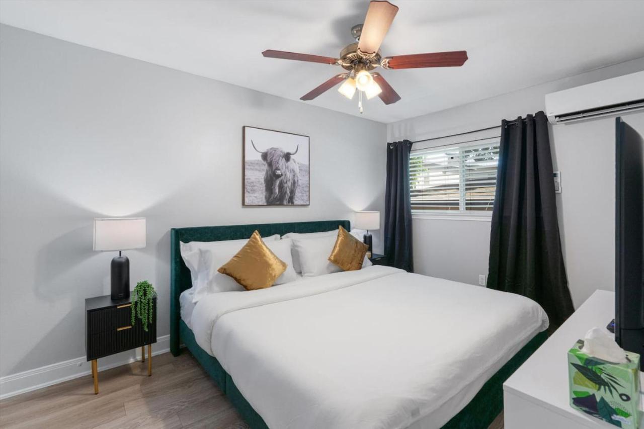 Apartment Mins 2 Dwntown - Private Retreat - King Bed *