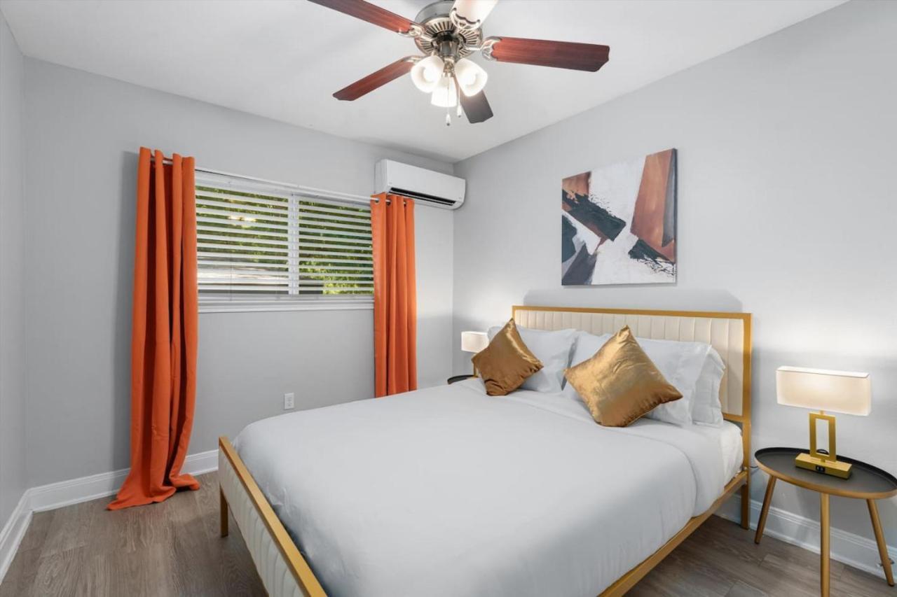 Mins 2 Dwntown - Private Retreat - King Bed Apartment