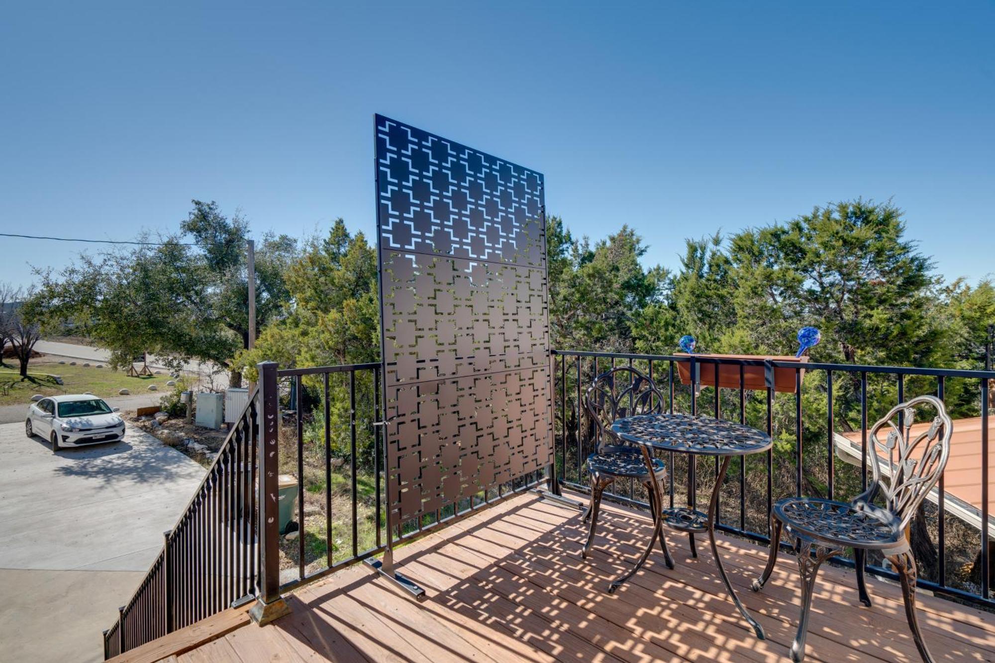 Stylish Near Travis With Entertainment Holiday home *
